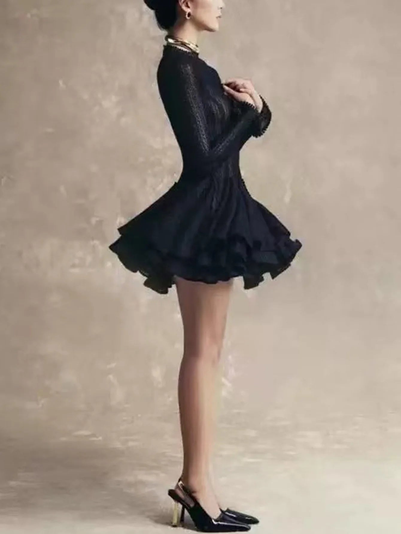 Sofistike Niş Dantel Mini Elbise