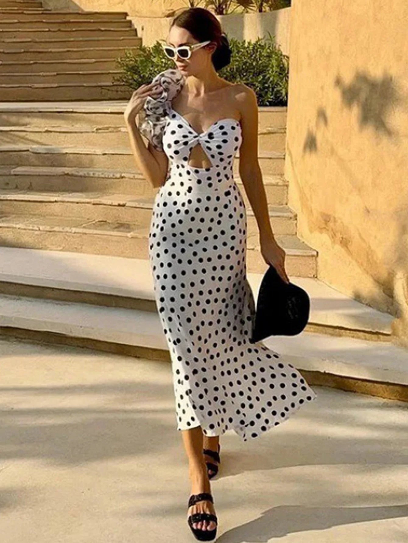 Puantiyeli Fırfırlı Mayo Ve Etek Seti