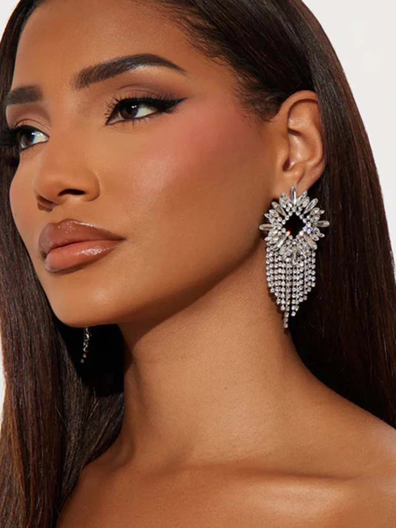 Çok Yönlü Elmas Püskül Küpeler