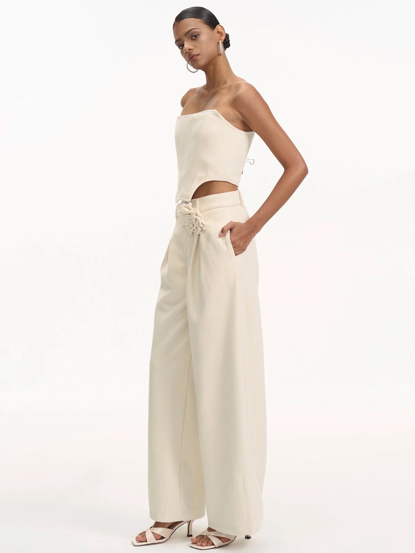 Kesik Body Ve Geniş Paça Pantolon İki Parçalı Takım