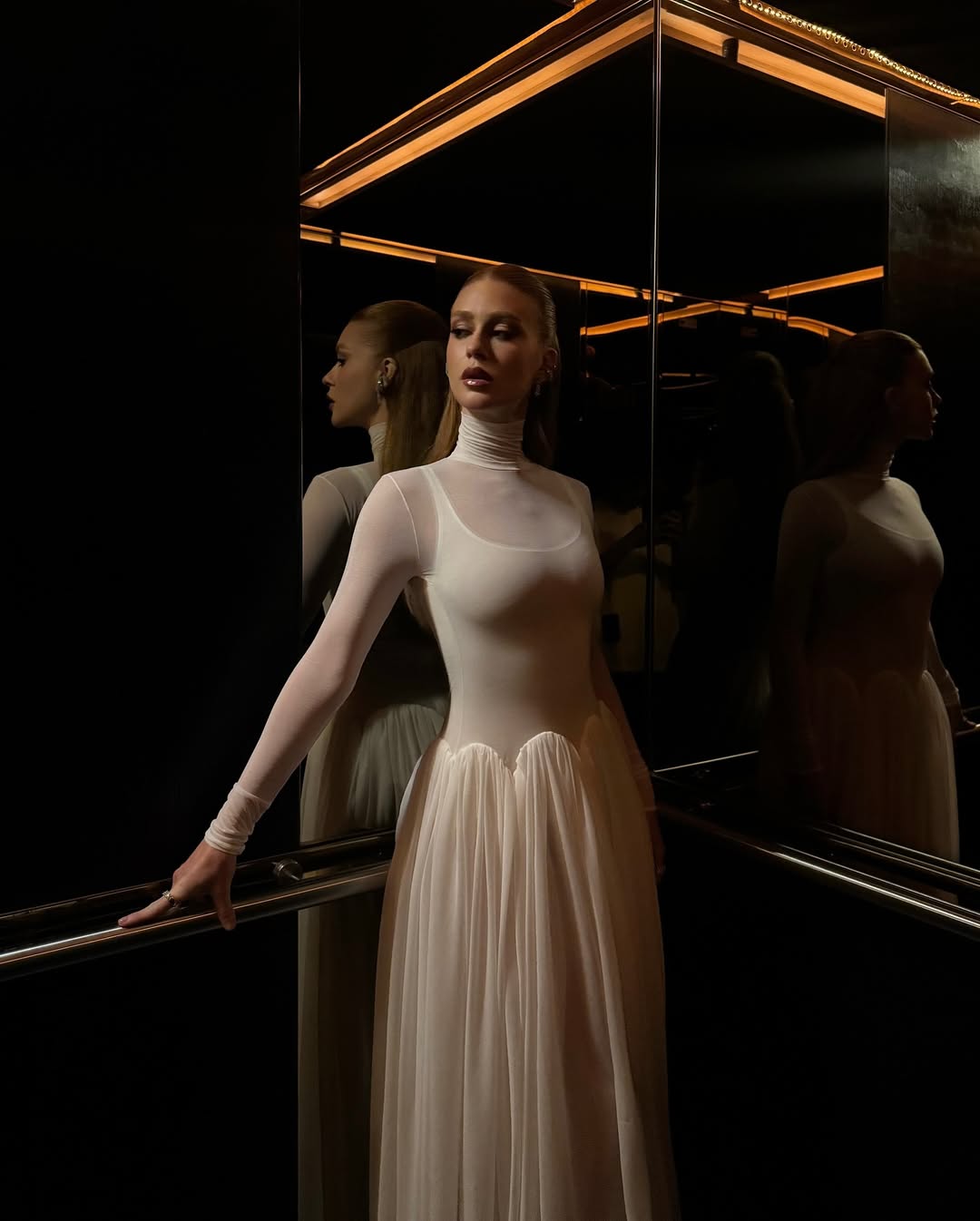 Akışkan İki Parçalı Midi Elbise