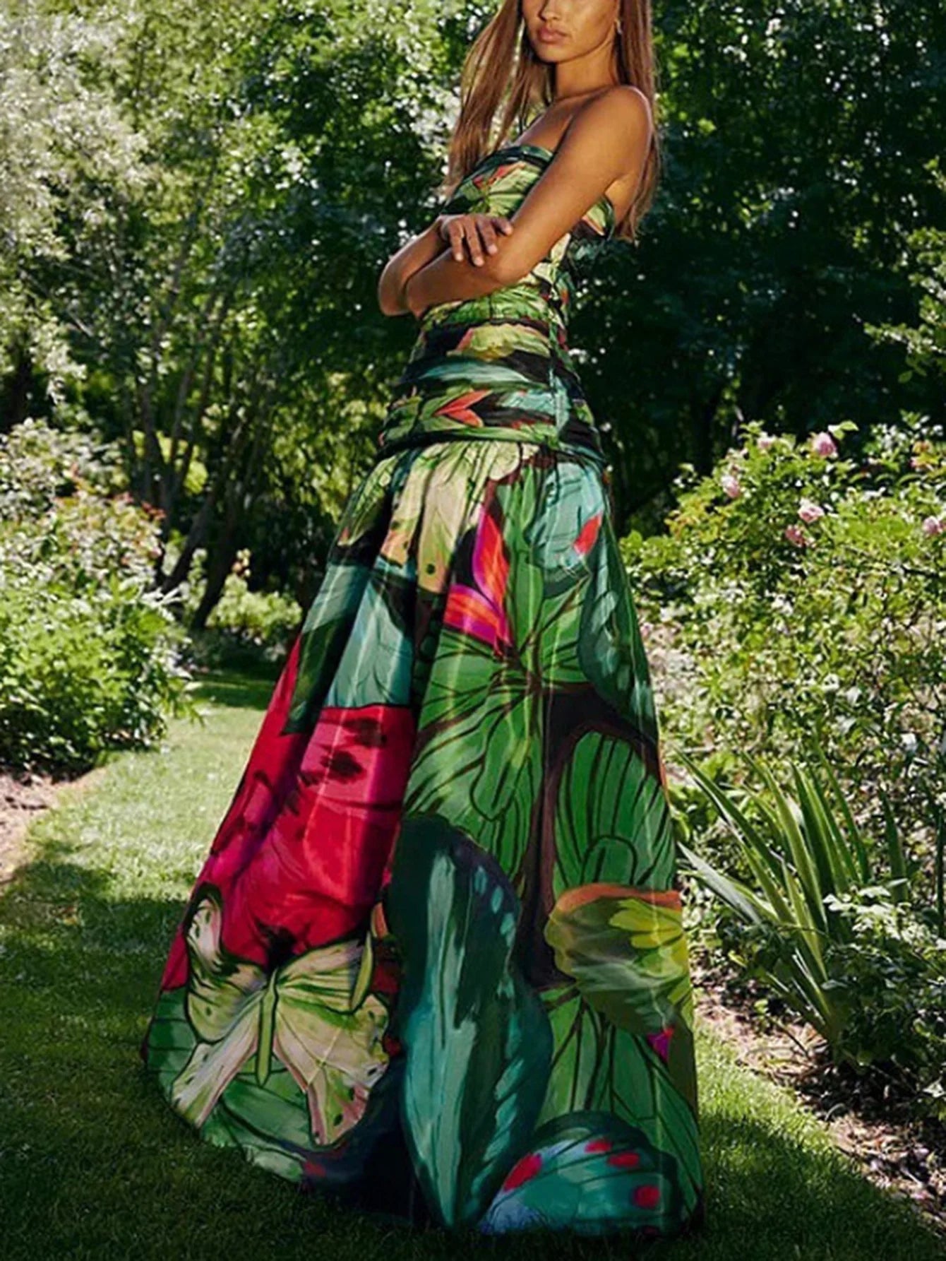 Zarif Puantiyeli Retro Volanlı İki Parçalı Takım