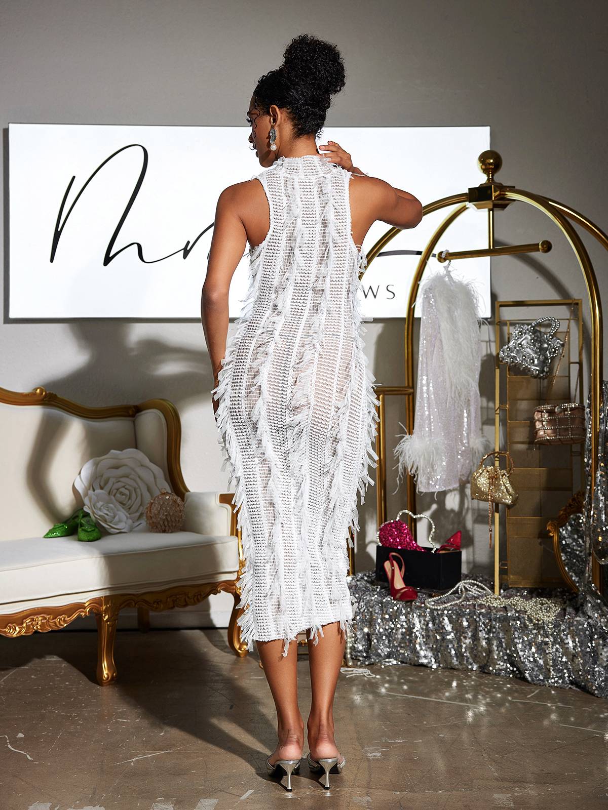 Beyaz Arlo Balıkçı Yaka Kesim Saçaklı Midi Elbise