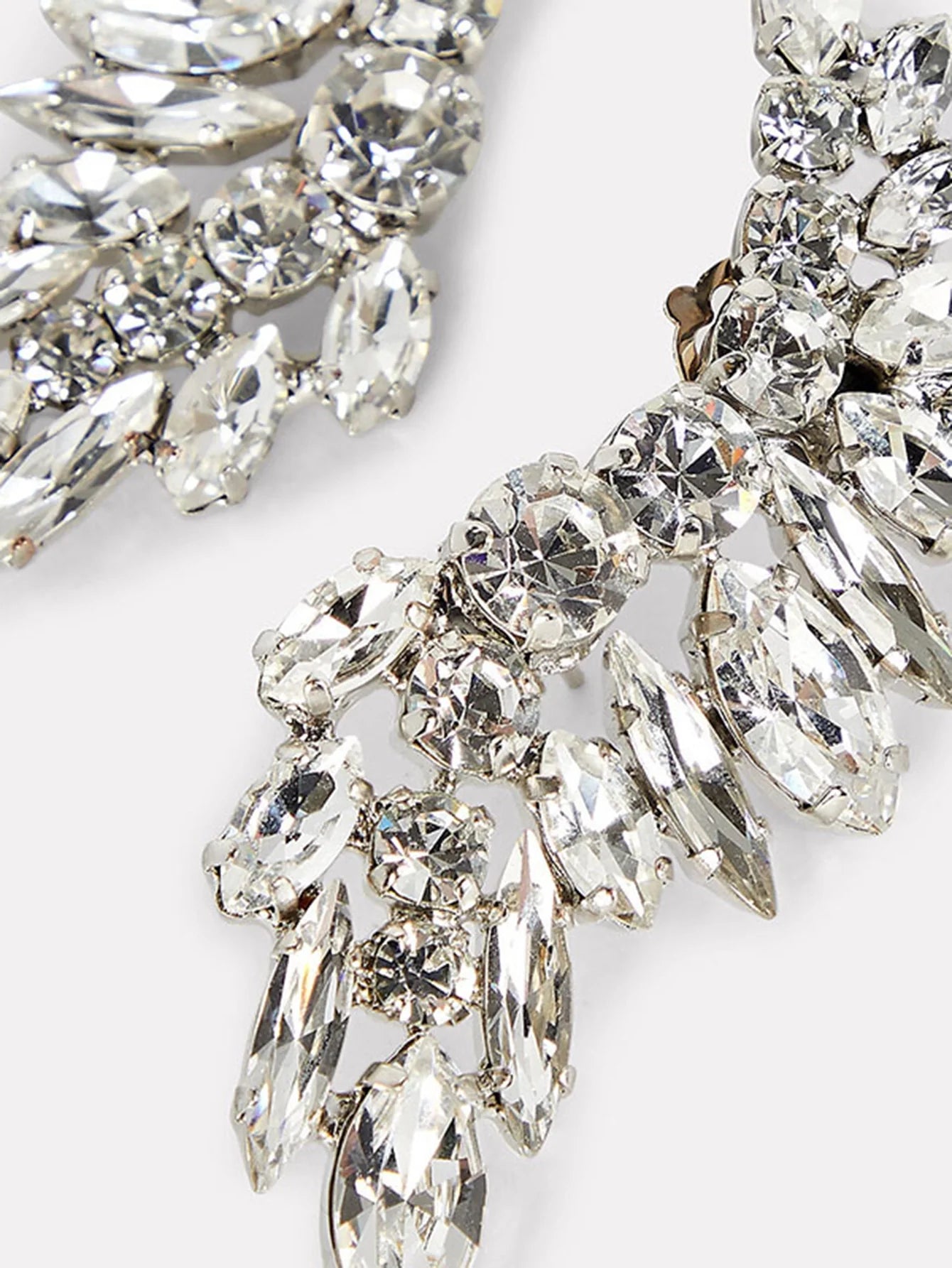 Kişilik Abartılı Küpeler