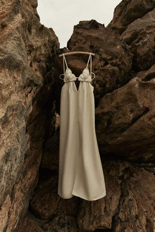 Celeste V Yakalı Çiçek Yüksek Yırtmaçlı Uzun Elbise