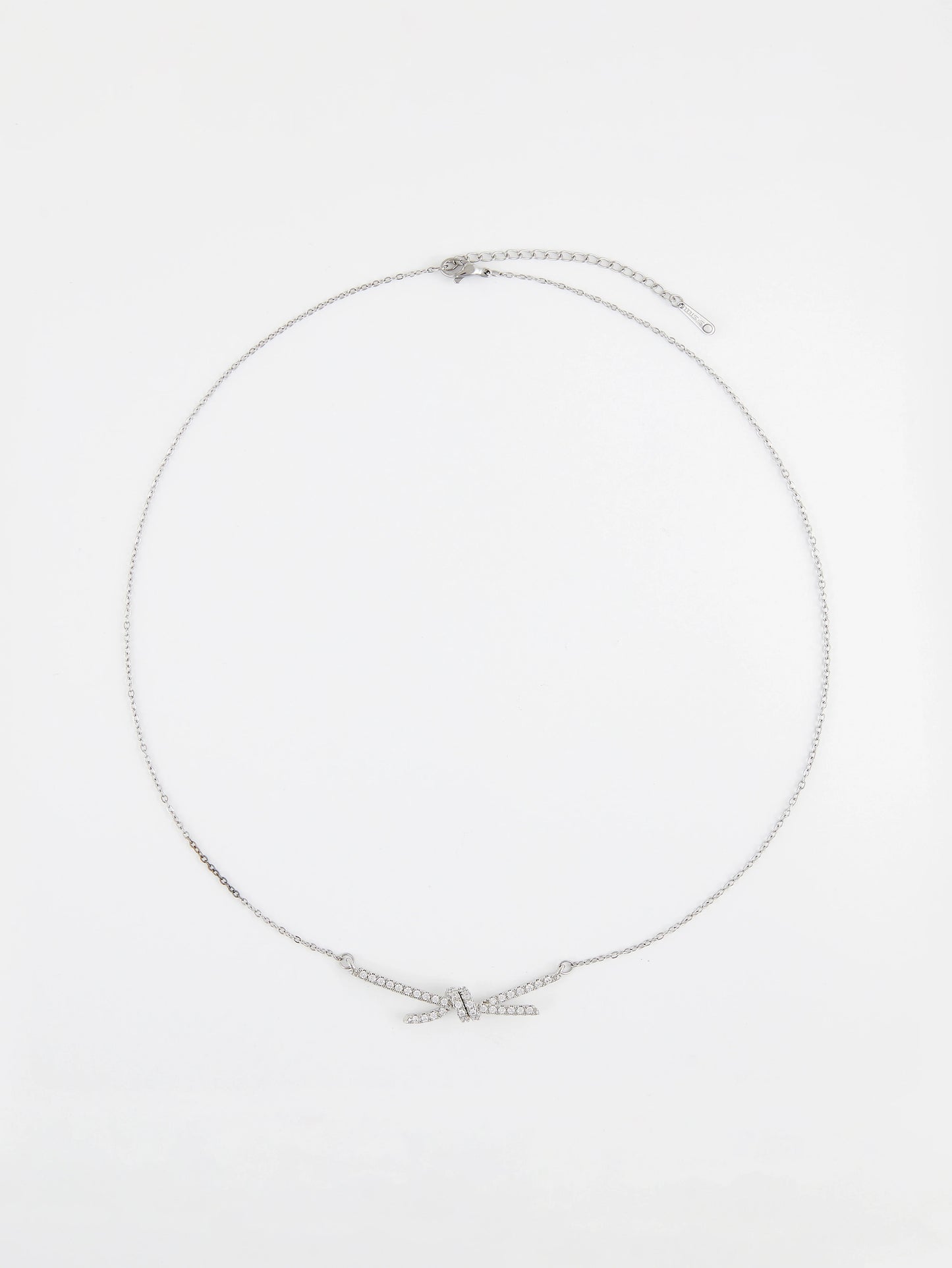 Fiyonklu Köprücük Kemiği Gümüş Kolye