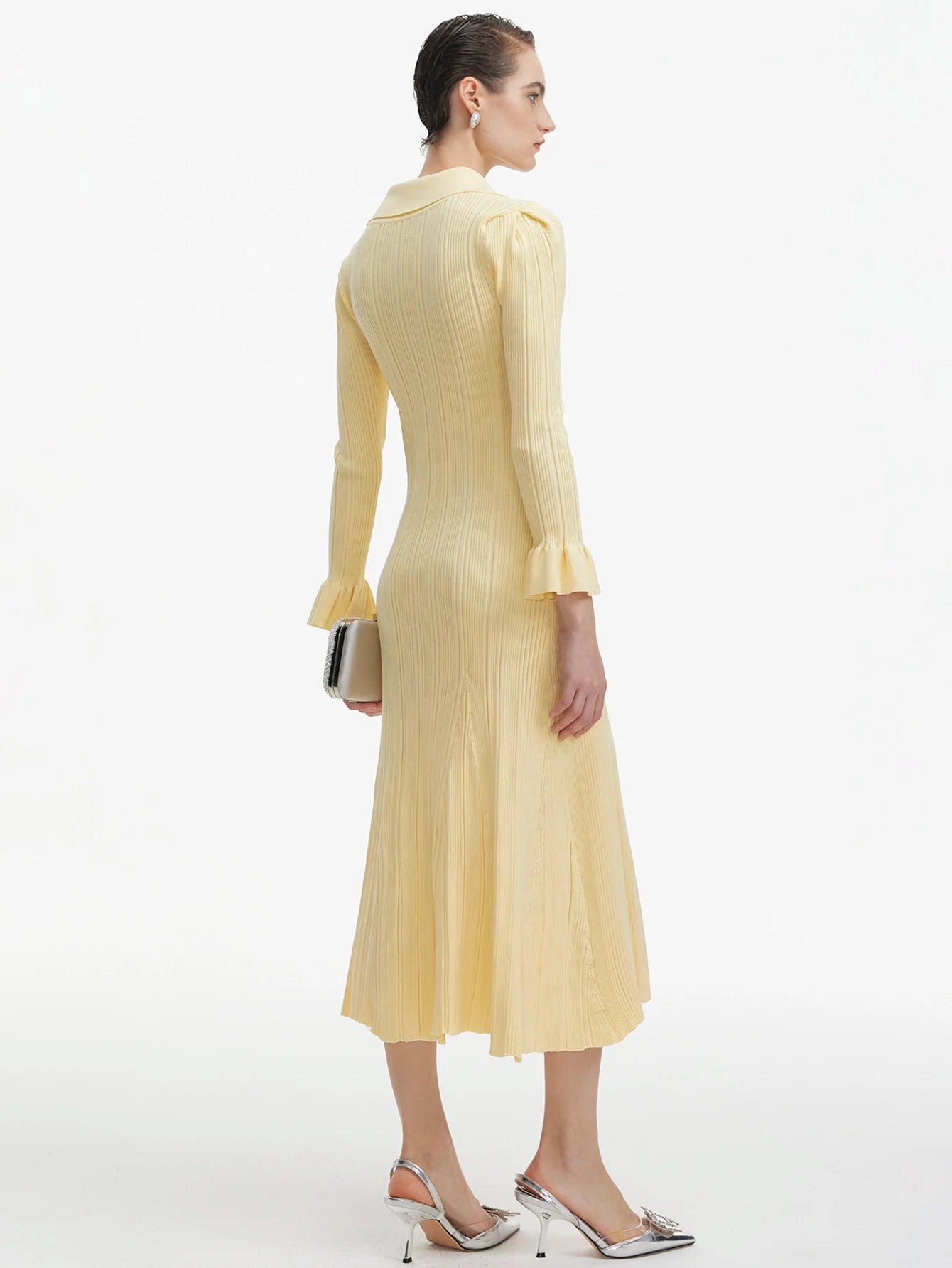 Zarif Ribanalı Düğmeli Ön Midi Elbise