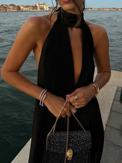 Büyüleyici Halter Yakalı Pileli Elbise