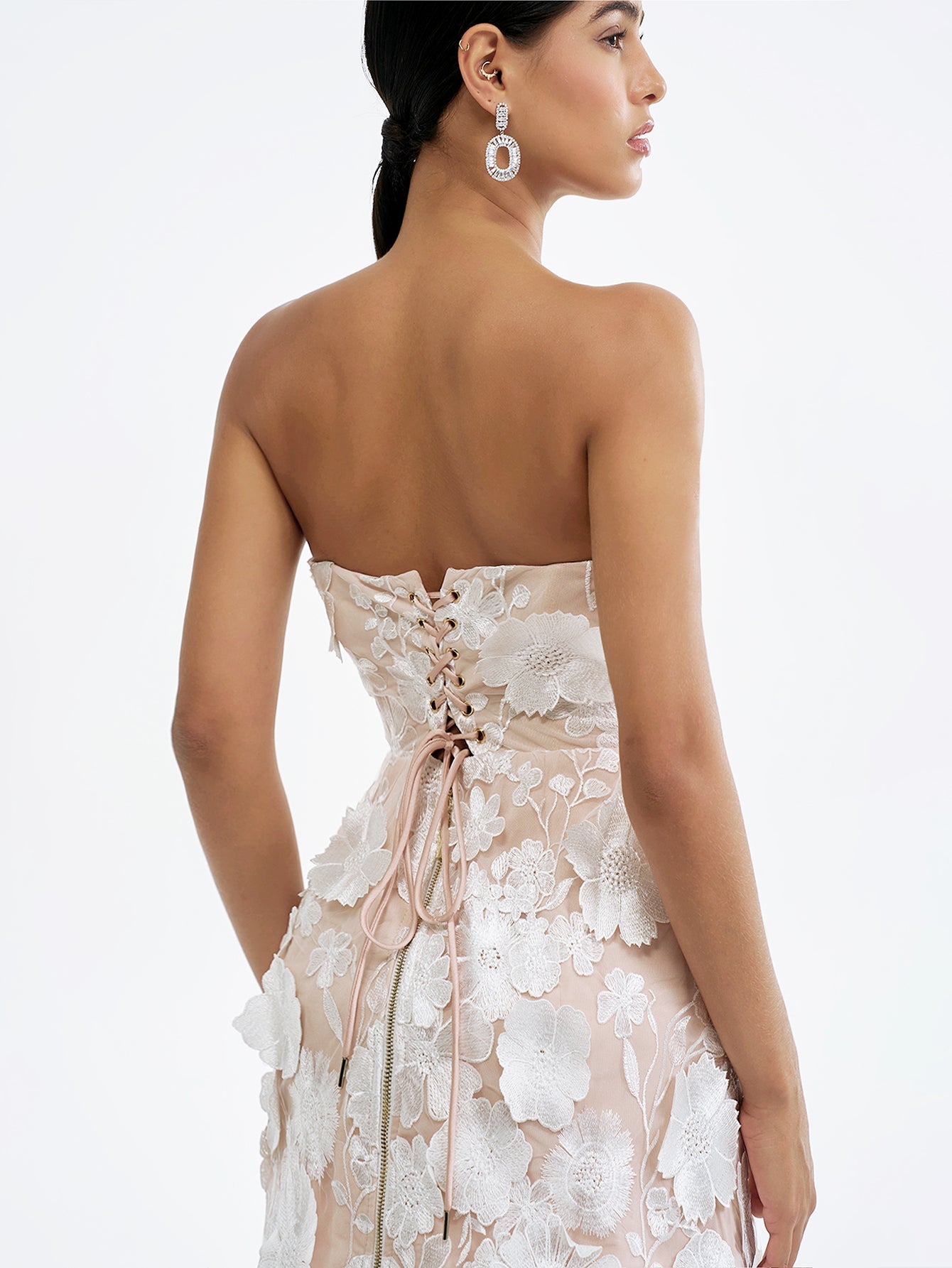 Çiçek İşlemeli Mini Elbise