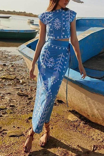 Etnik Desenli Crop Top Ve Lastikli Anvelop Midi Etek Takım