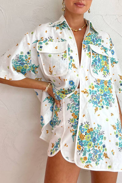 Çiçek Desenli Fildişi Detaylı Cepli Bluz Ve Arkası Lastikli Şort Takım