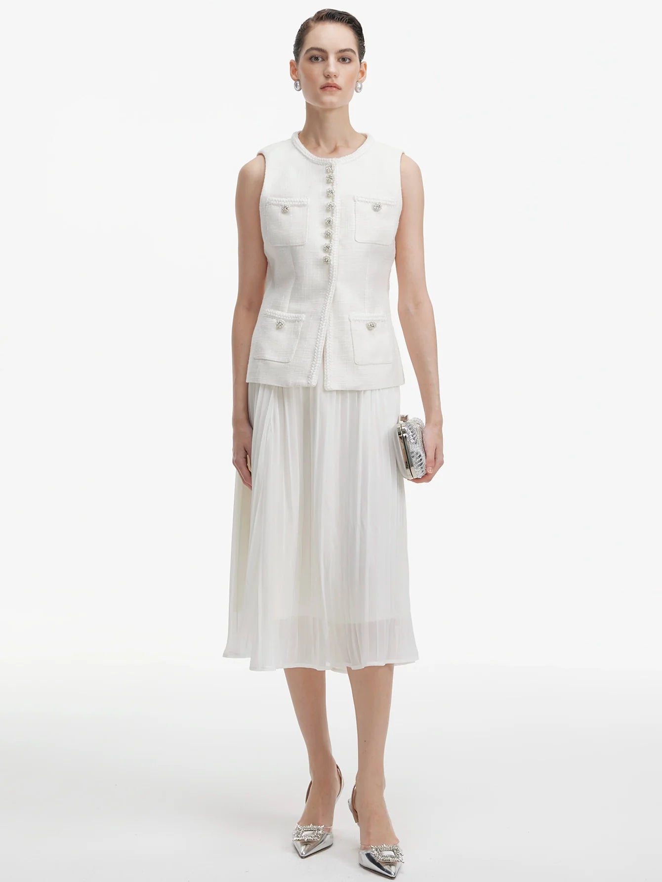 İşlemeli Yelek Ve Pileli Etek Seti