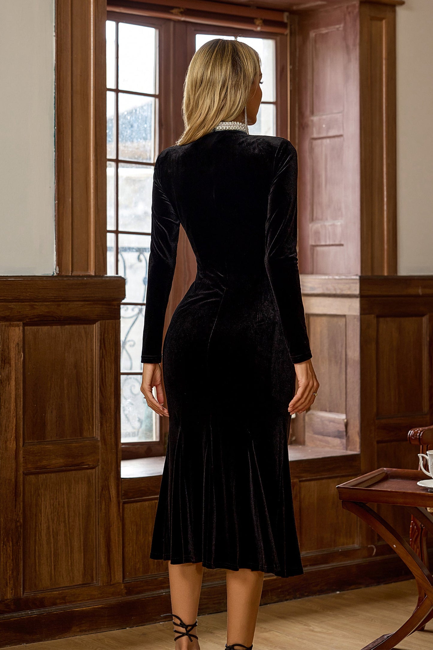 Christina Siyah İnci Süslü Uzun Kollu Uzun Elbise