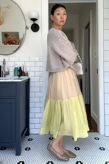 Renkli İnce Etek Ve Hacımlı Kollu Üst