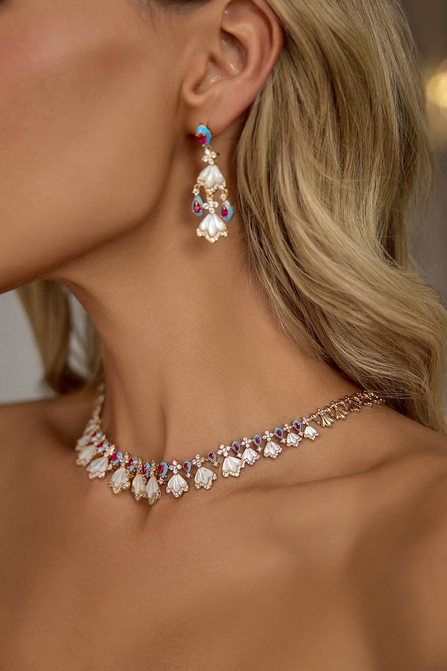 Amaris Mavi Cilalı Küpeler