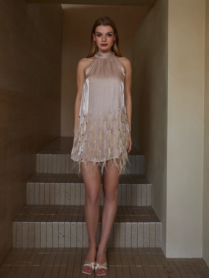 Tüy İşlemeli Halter Yaka Elbise