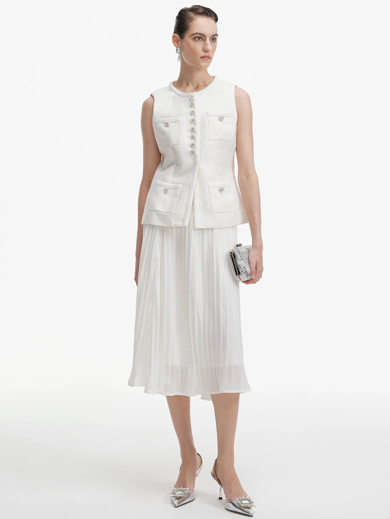 İşlemeli Yelek Ve Pileli Etek Seti