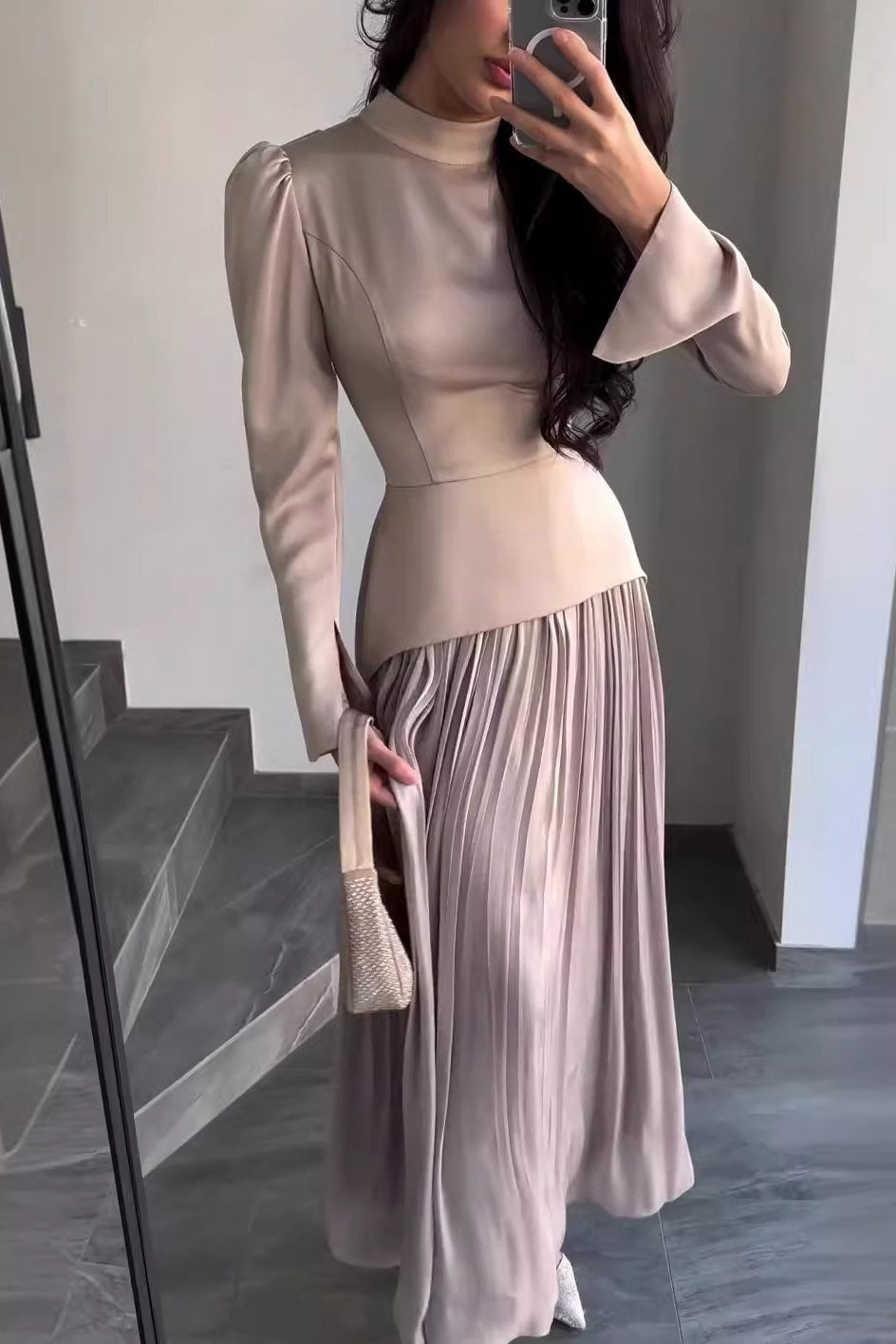 Renk Blok Ekleme Dar Kesim Bağcıklı Uzun Kollu Maxi Elbise