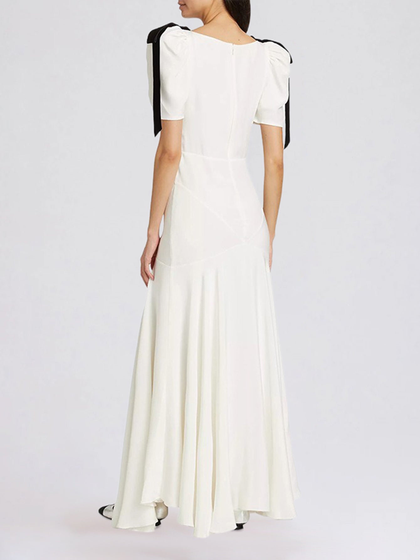 Kurdeleli Fiyonklu Şık Düz V Yaka Uzun Elbise