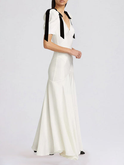 Kurdeleli Fiyonklu Şık Düz V Yaka Uzun Elbise