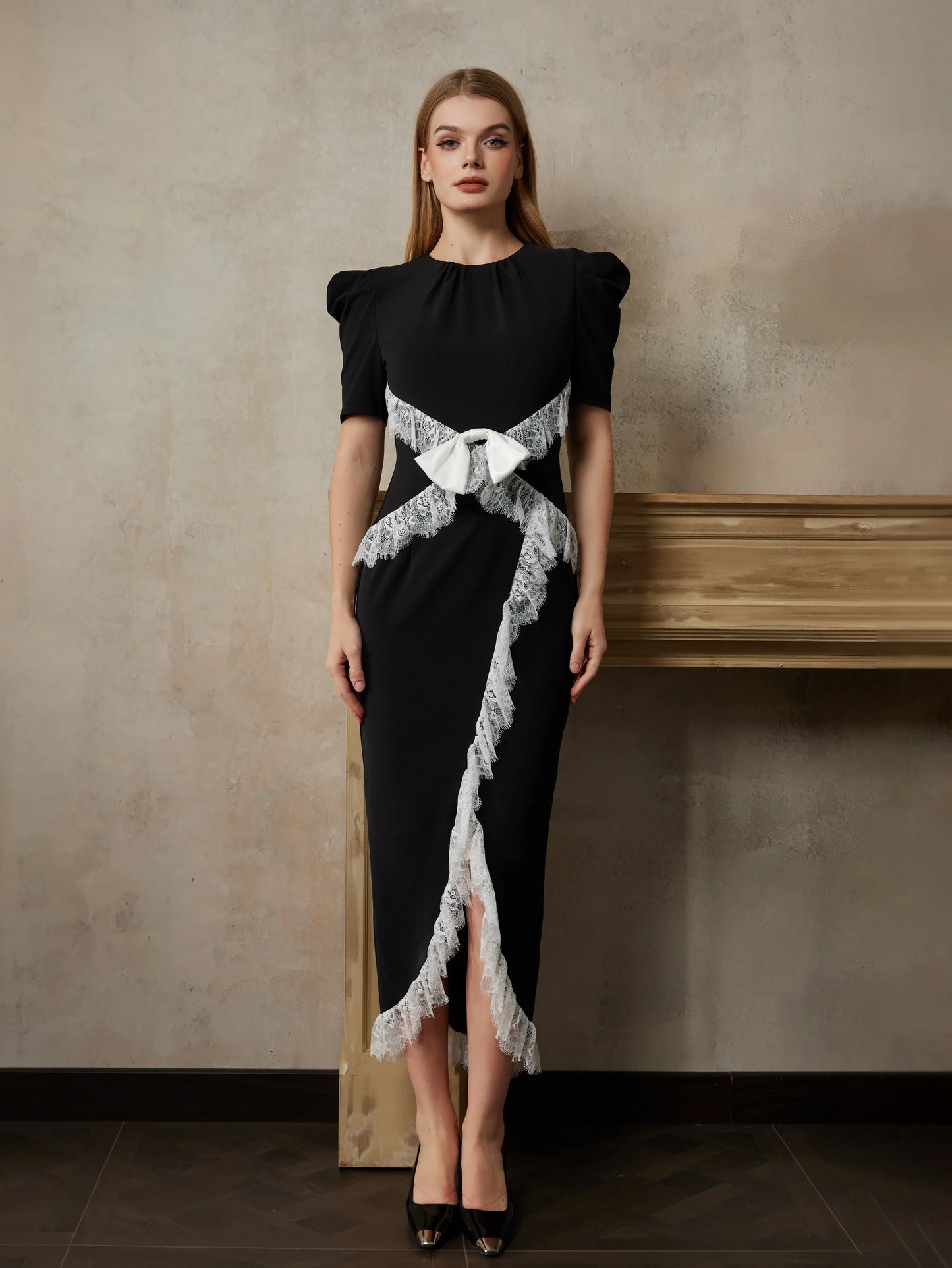 Büyüleyici Dantel Vurgulu Midi Elbise