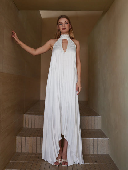 Şık Pileli Boyundan Bağlamalı Elbise