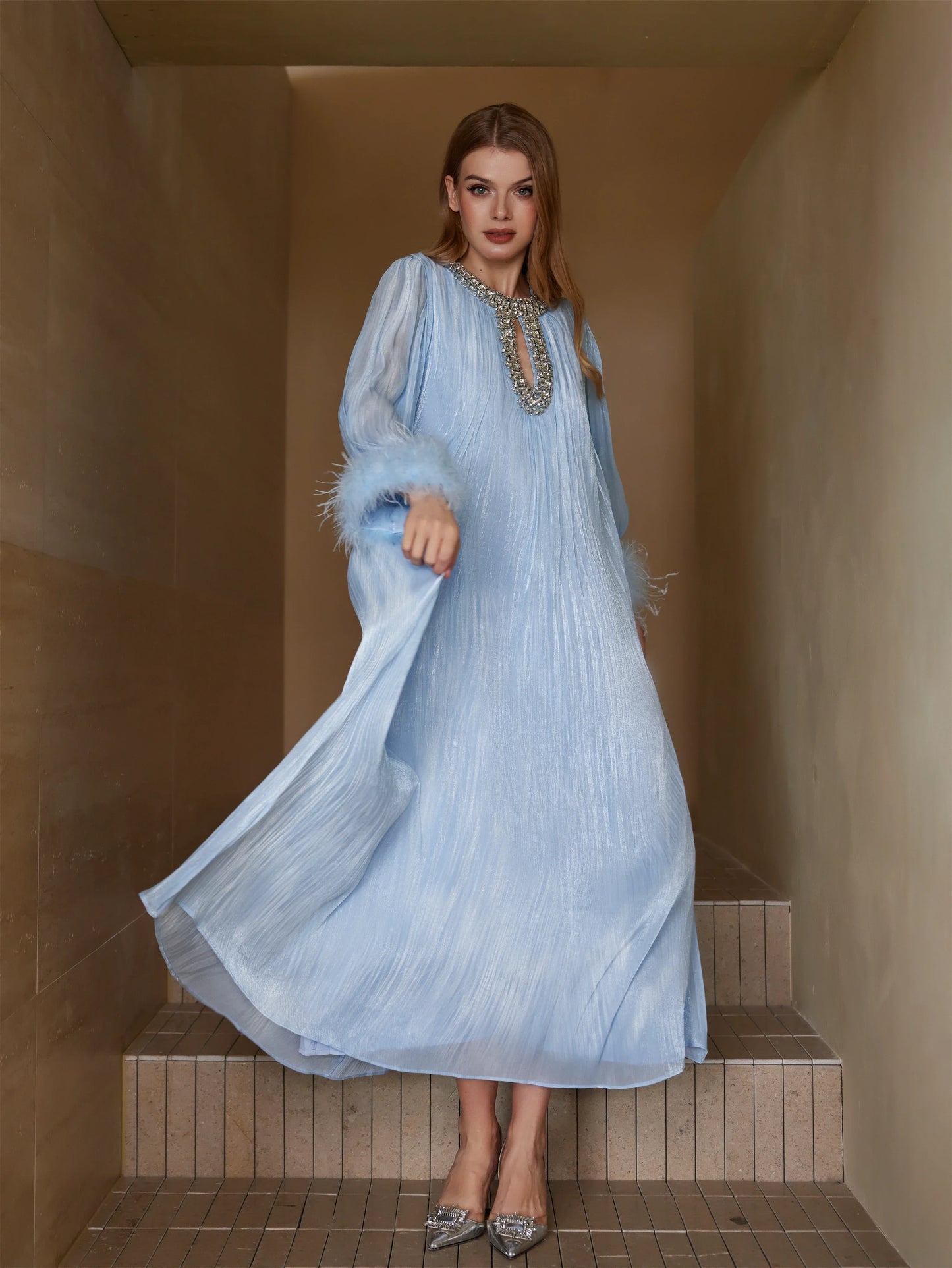 İnci Saten Tüylü Gece Elbisesi