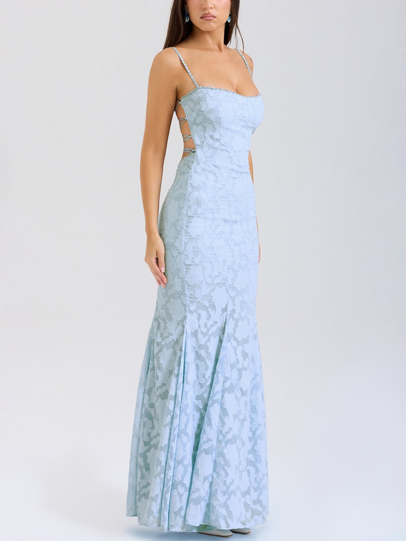 Dantel Jakarlı Bağcıklı Sırtı Açık Uzun Elbiseler