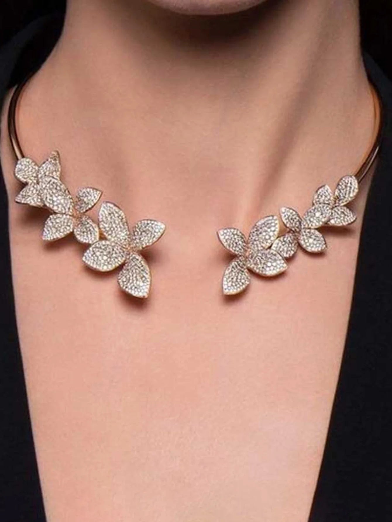 Çiçek Yaprak Kolye