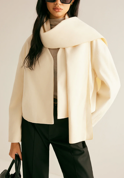 Eşarplı Kısa Kaban