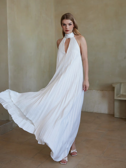 Şık Pileli Boyundan Bağlamalı Elbise