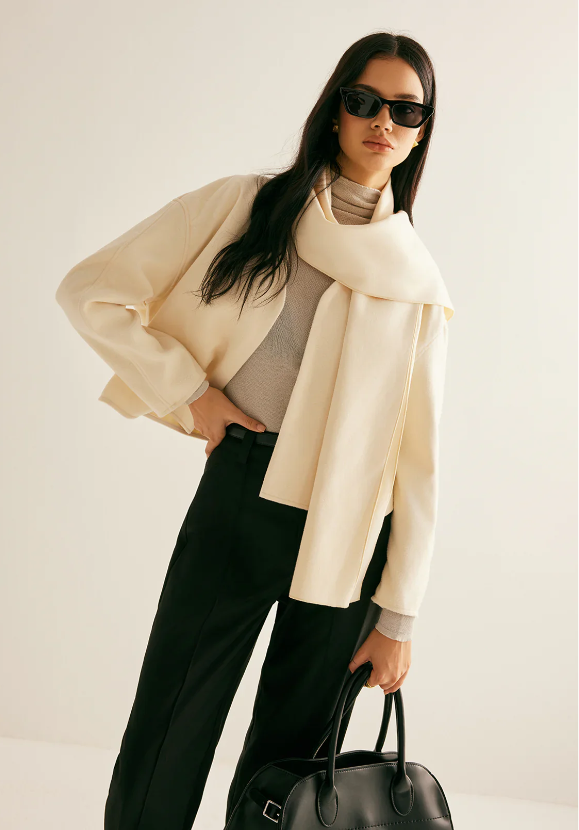 Eşarplı Kısa Kaban