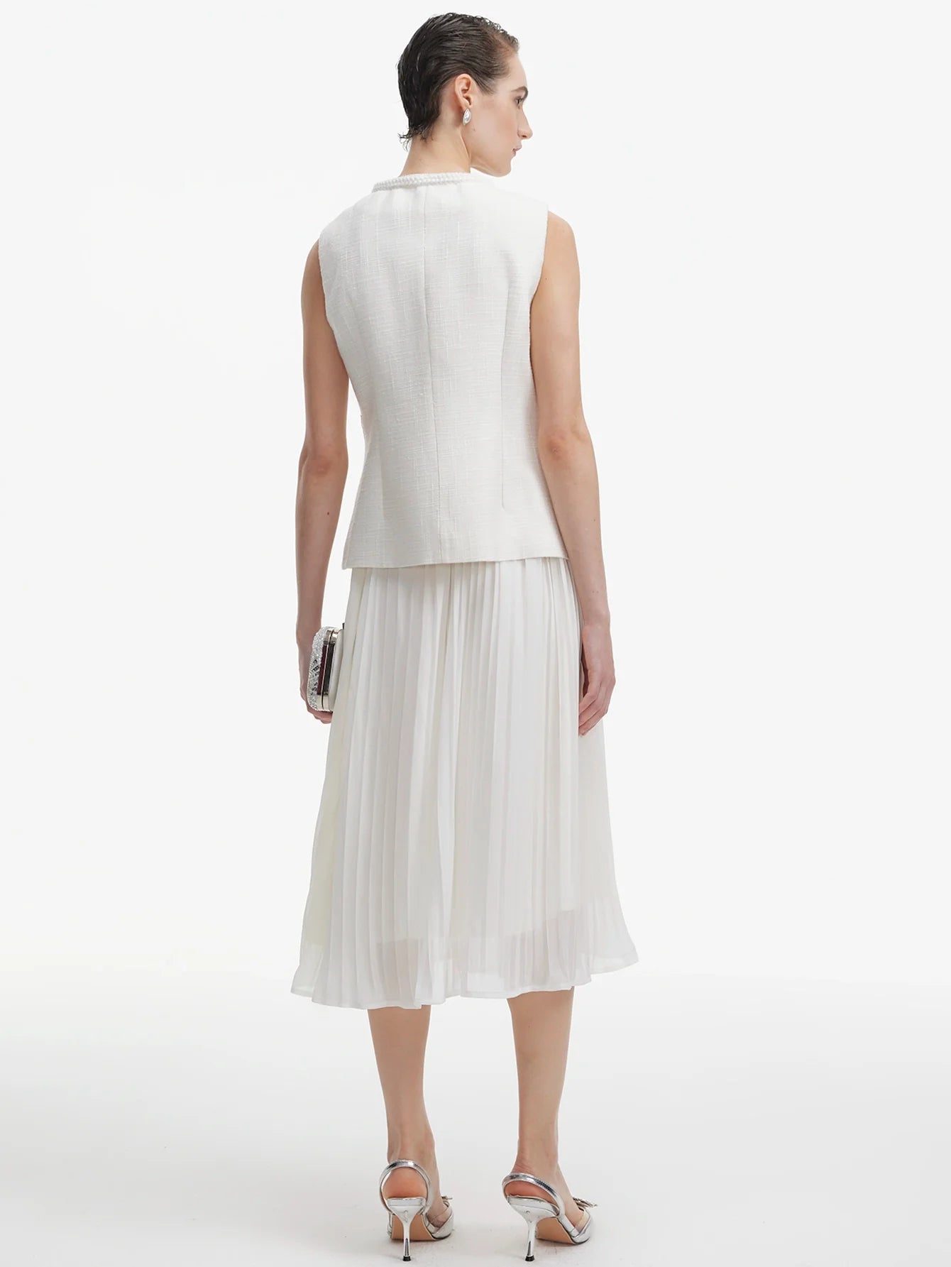 İşlemeli Yelek Ve Pileli Etek Seti