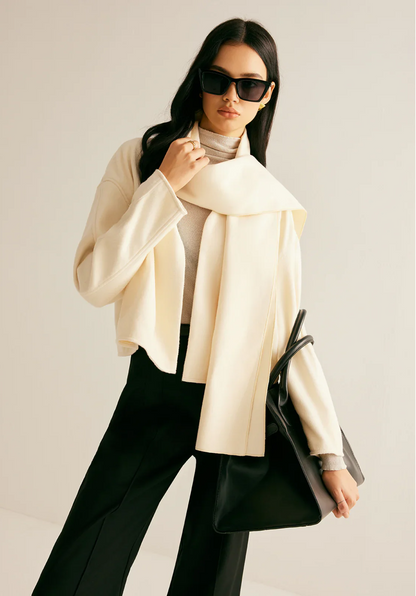 Eşarplı Kısa Kaban