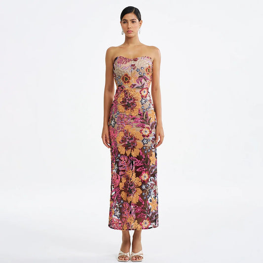 Payet İşlemeli Straplez Elbise - Parıltılı Ve Zarif