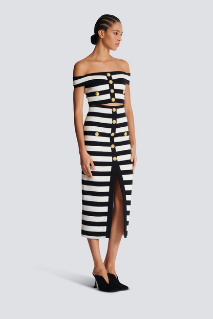 Alizey Omuzu Açık Yırtmaçlı Çizgili Düğmeli Etek Takım