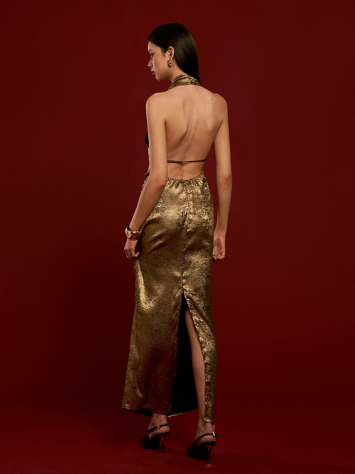 Gisele- Sırtı Açık Dolgulu Askılı Elbise