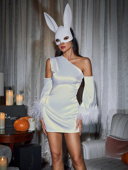 Beyaz Klara Saten Tüylü Mini Elbise