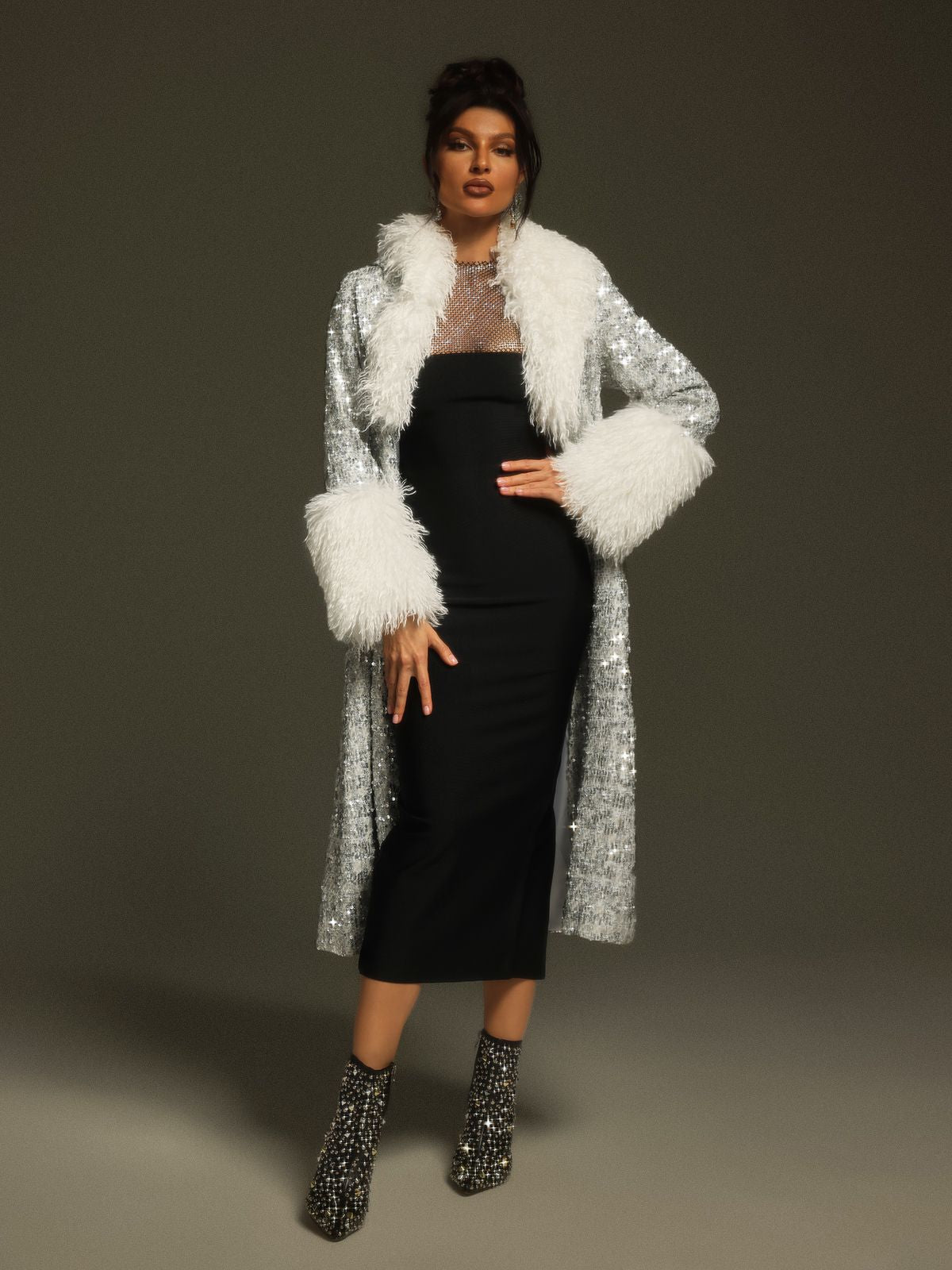 Panue Sahte Kürk Yakalı Payetli Palto