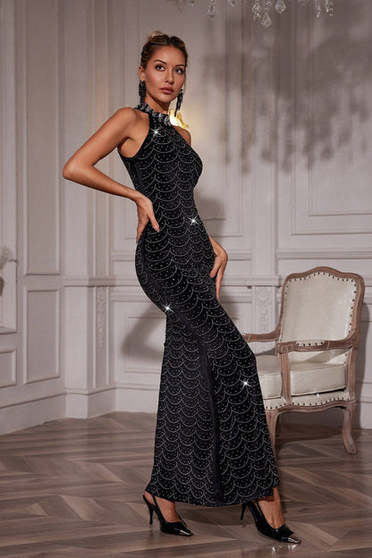 Sunita Boyundan Bağlamalı Kristal Kadife Uzun Elbise