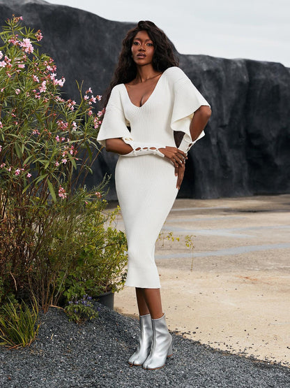 Suri V Yaka Beyaz Boş Örme Elbise