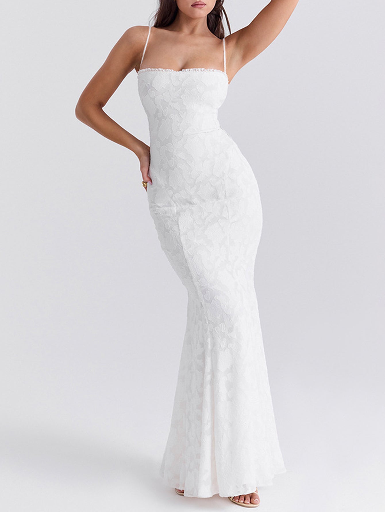 Dantel Jakarlı Bağcıklı Sırtı Açık Uzun Elbiseler