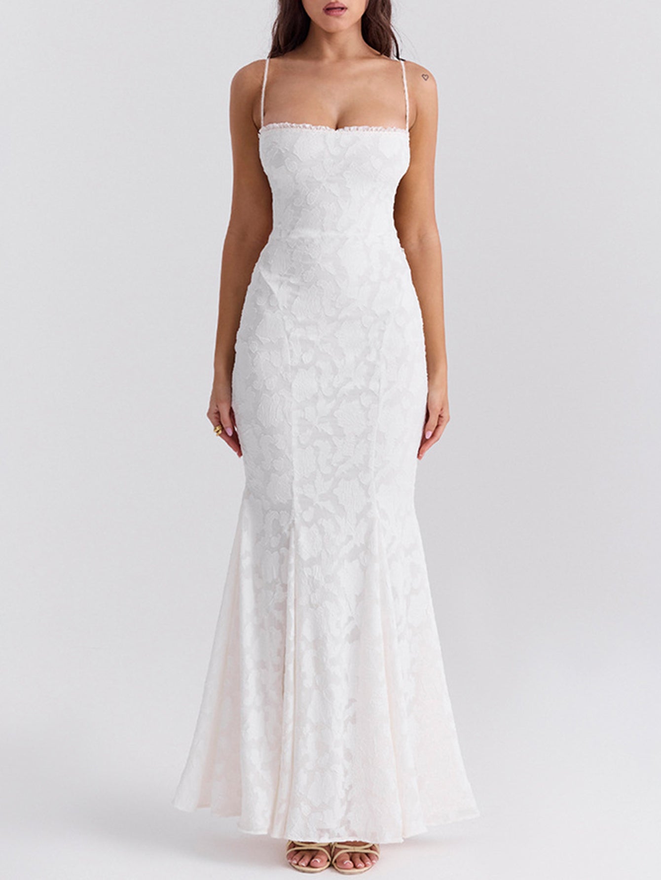 Dantel Jakarlı Bağcıklı Sırtı Açık Uzun Elbiseler