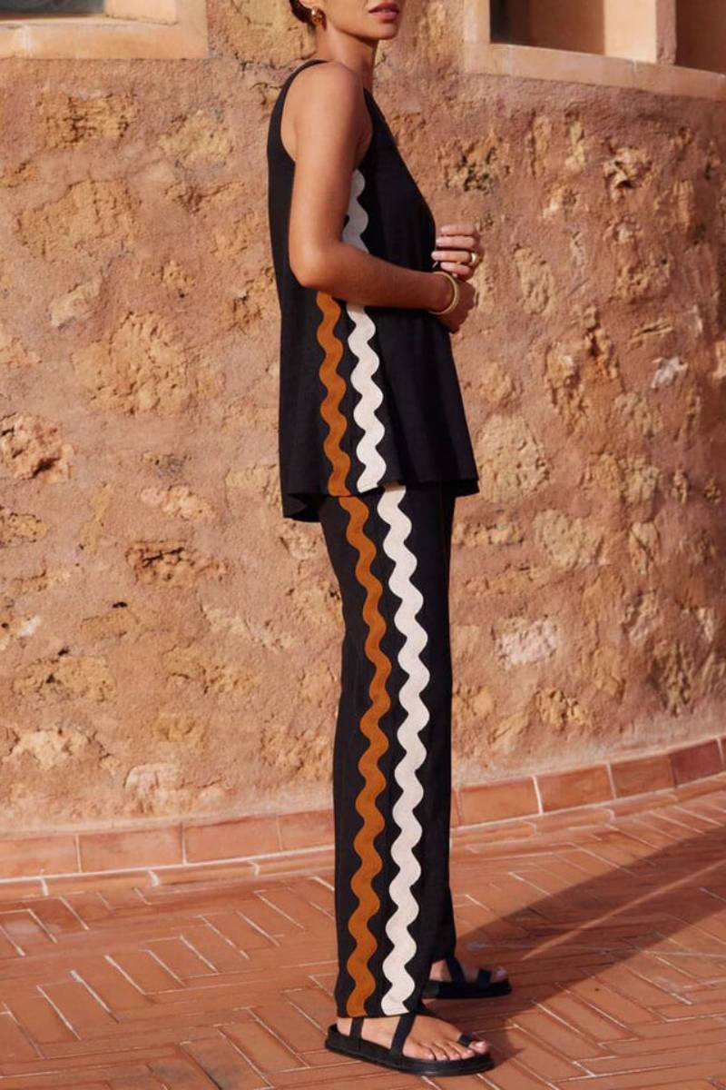 Kolsuz Bol Yırtmaçlı Üst Ve Geniş Paça Pantolon Takımı