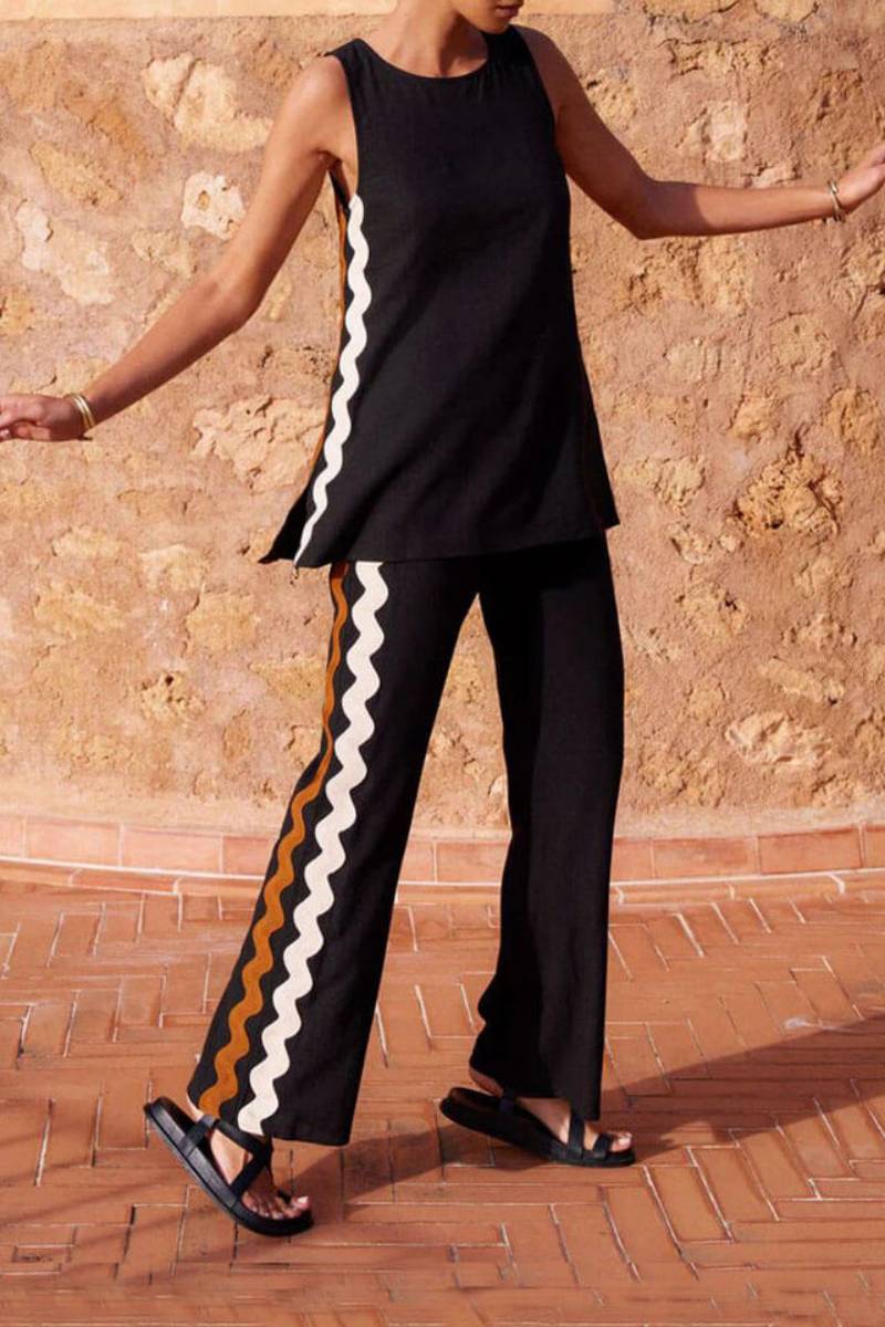 Kolsuz Bol Yırtmaçlı Üst Ve Geniş Paça Pantolon Takımı