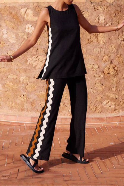 Kolsuz Bol Yırtmaçlı Üst Ve Geniş Paça Pantolon Takımı