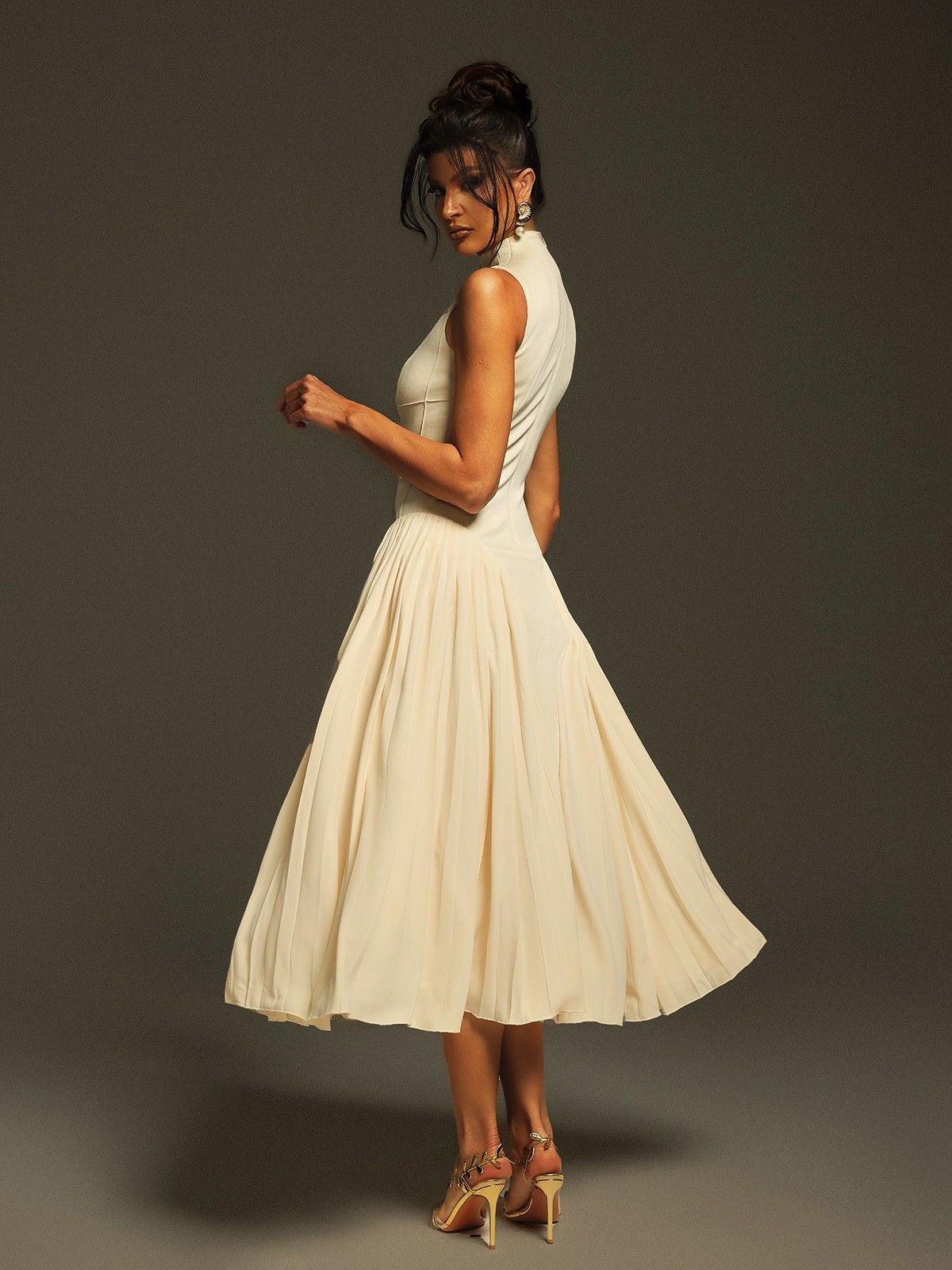 Thota Kolsuz Kıvrımlı Midi Elbise