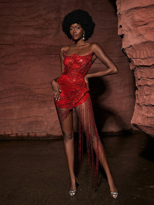 Verona Kırmızı İşlemeli Elmas Zincir Elbise