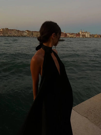 Büyüleyici Halter Yakalı Pileli Elbise