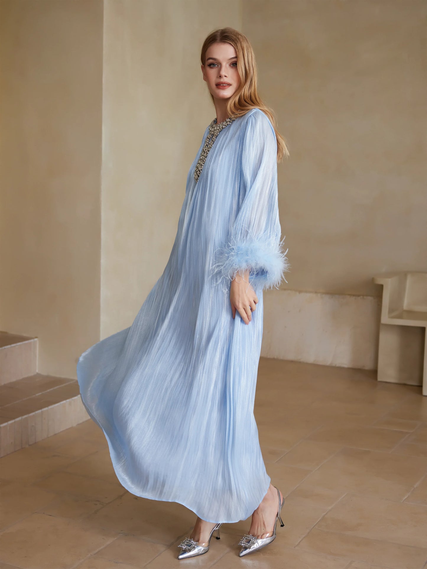 İnci Saten Tüylü Gece Elbisesi